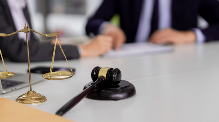 Civil Litigation Lawyer